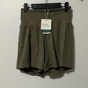 HALARA High Waist Olive Shorts